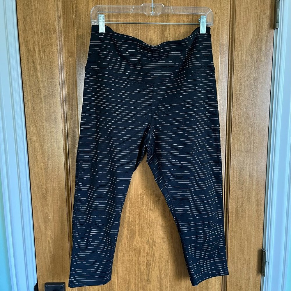 Zella | Yoga Black & White Striped Cropped Leggings Women’s Large